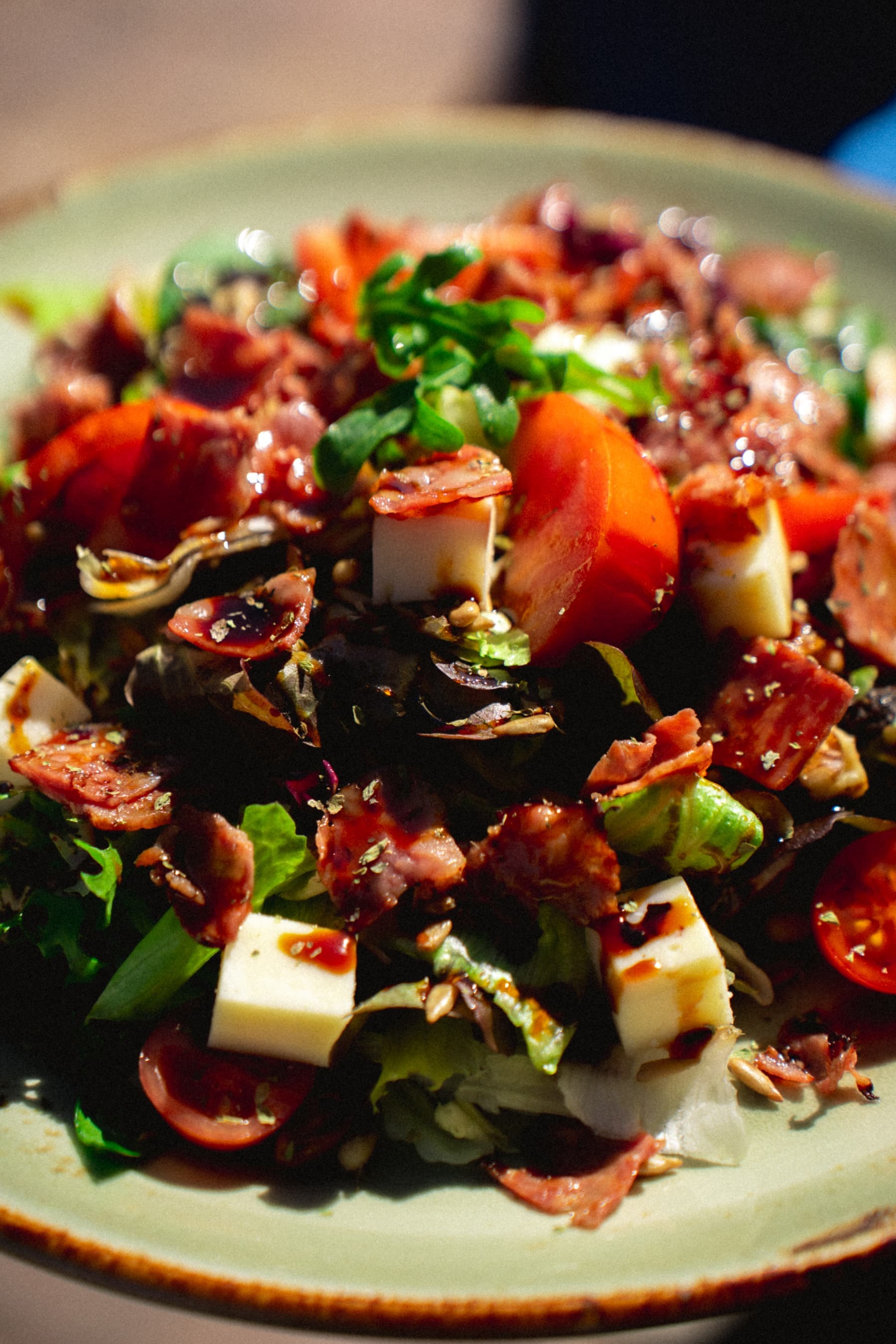 Ensalada con queso y tomate